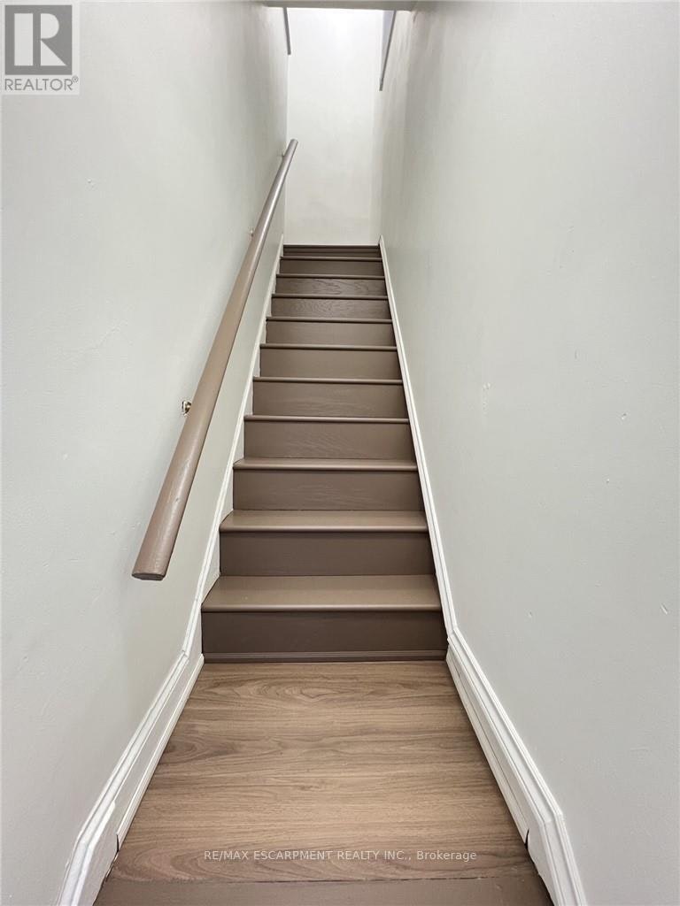 UPPER-1164 Cannon Street E, Hamilton, ON, L8L 2K1 - 2