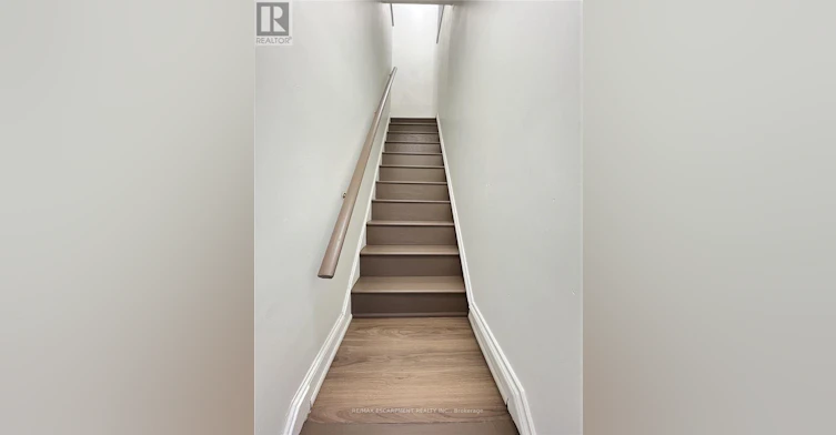 UPPER-1164 Cannon Street E, Hamilton, ON, L8L 2K1 - 2