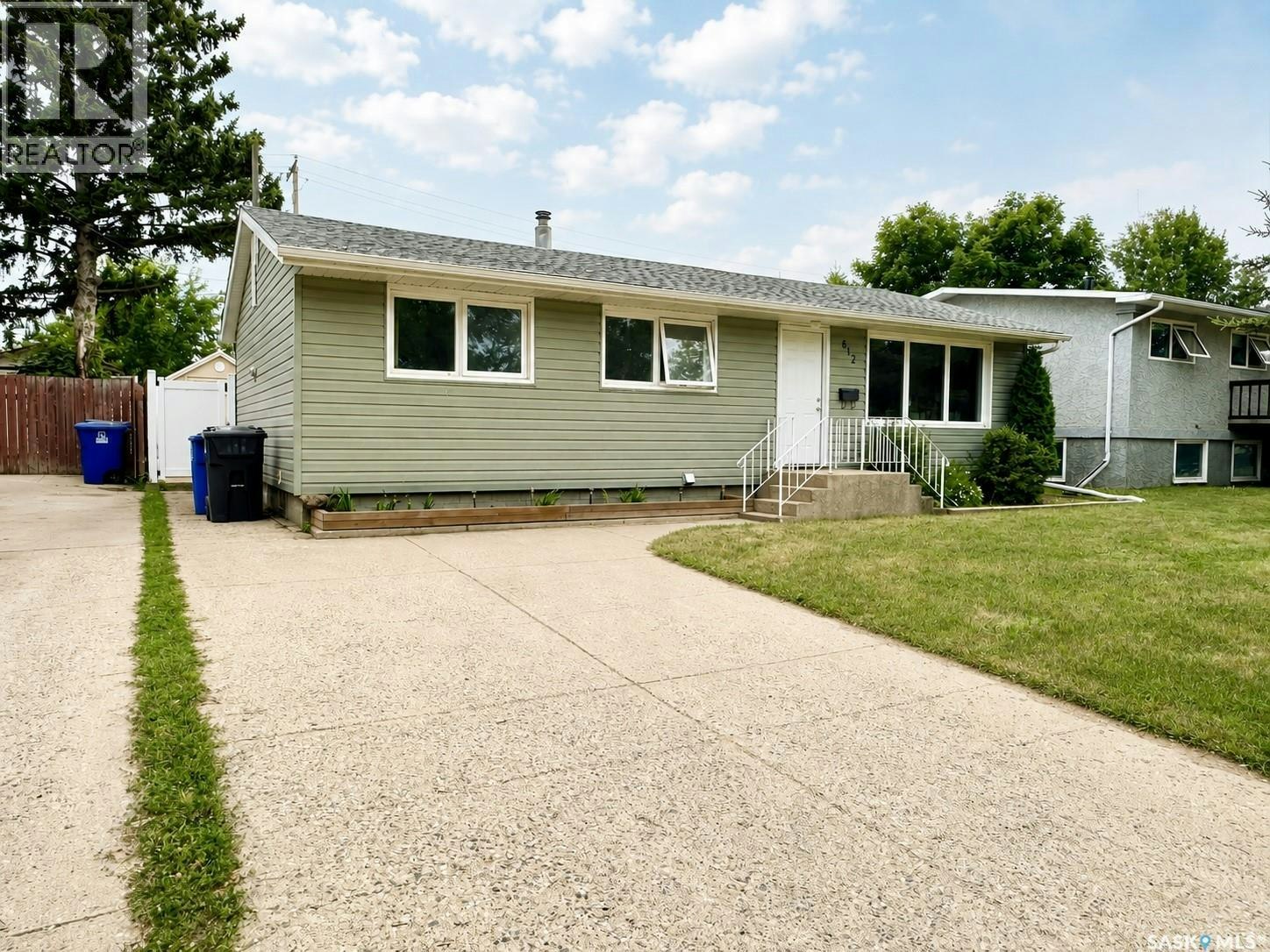 812 3rd Street SE, Weyburn, SK, S4H 2E6