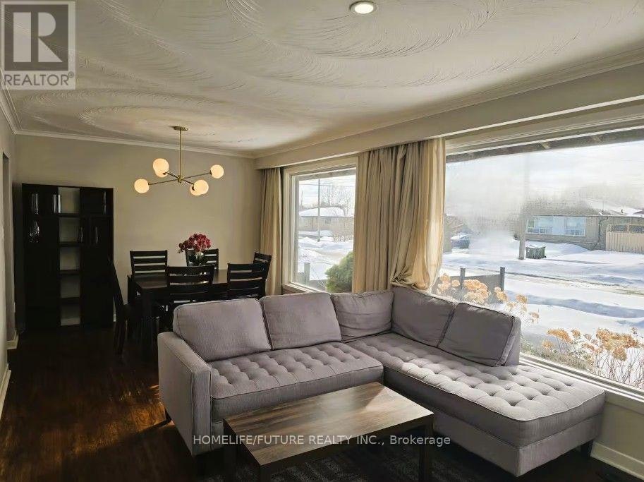7 Stonehenge Crescent, Toronto, ON, M1G 2P5 - 8