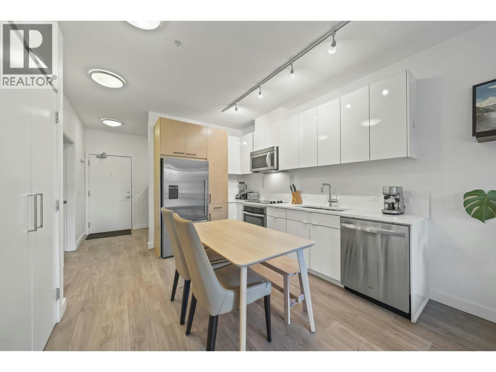 214-1621 Hamilton Avenue, North Vancouver, BC, V7P 0B6