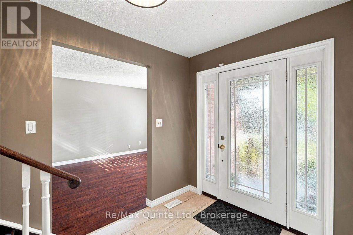12 Brimley Court, Belleville, ON, K8N 5L5 - 3
