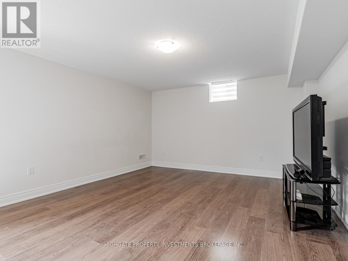 BSMT-1055 Purus Path, Pickering, ON, L1V 2P8 - 13