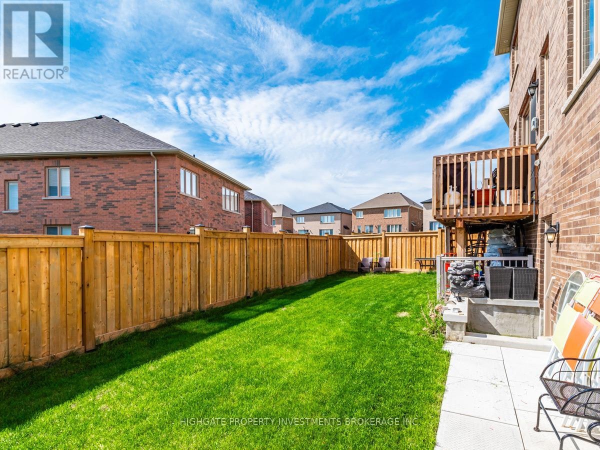 BSMT-1055 Purus Path, Pickering, ON, L1V 2P8 - 26