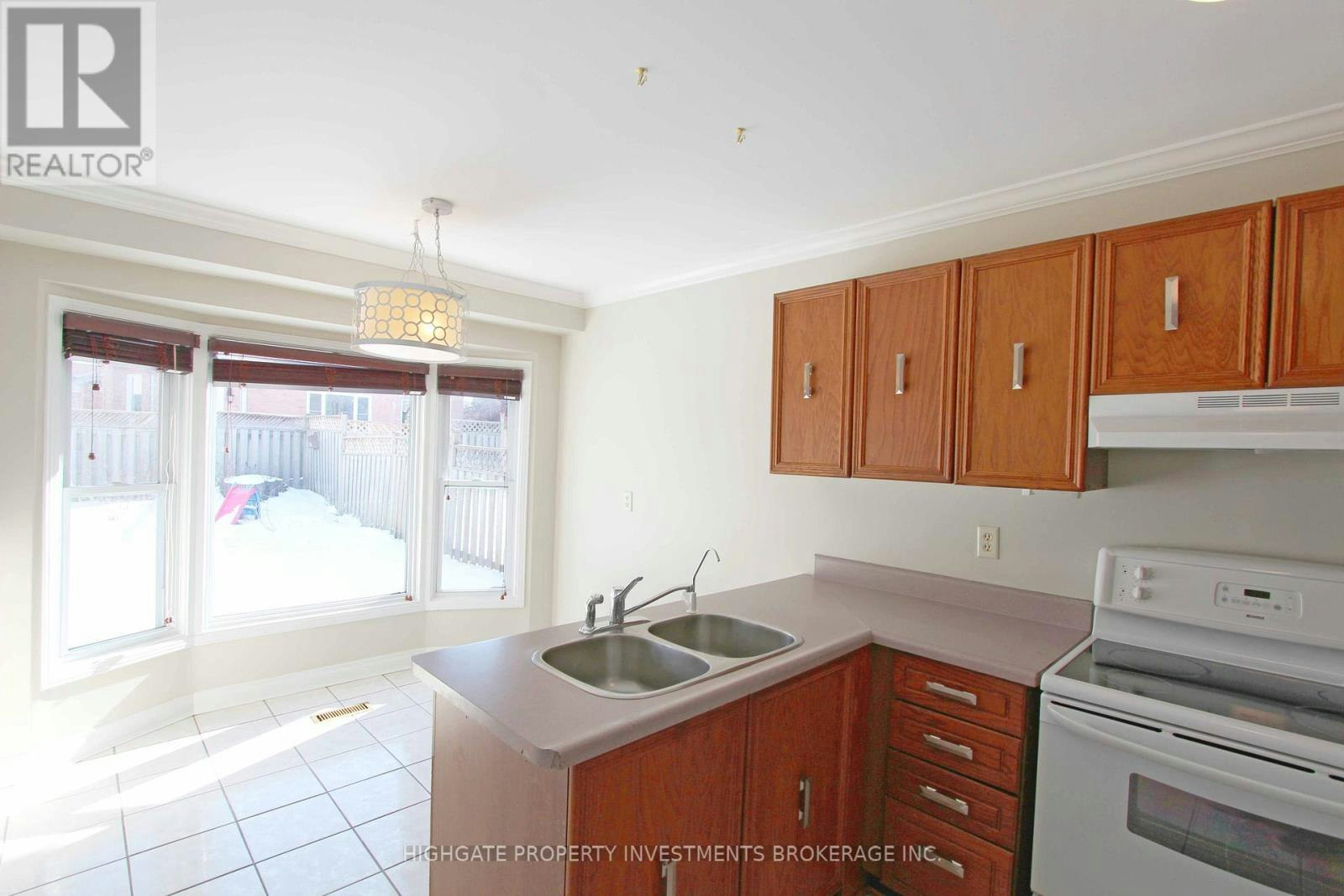 80 Hadden Crescent, Barrie, ON, L4M 6G7 - 5