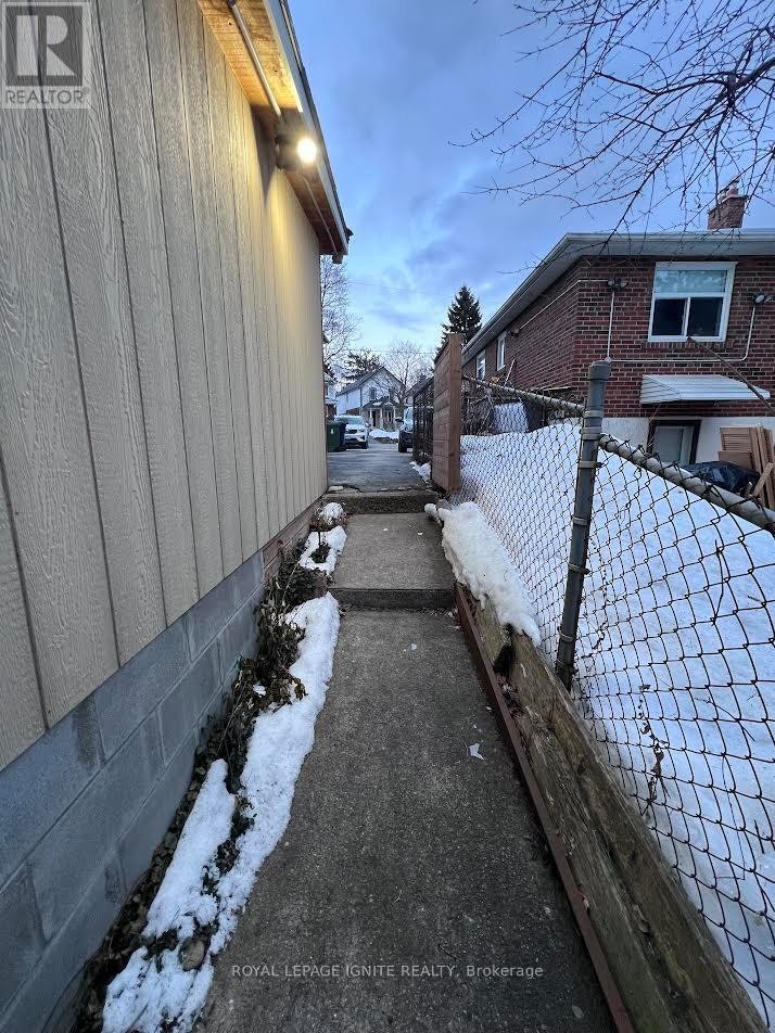 BSMNT-208 Rosemount Avenue, Toronto, ON, M9N 3C3 - 2