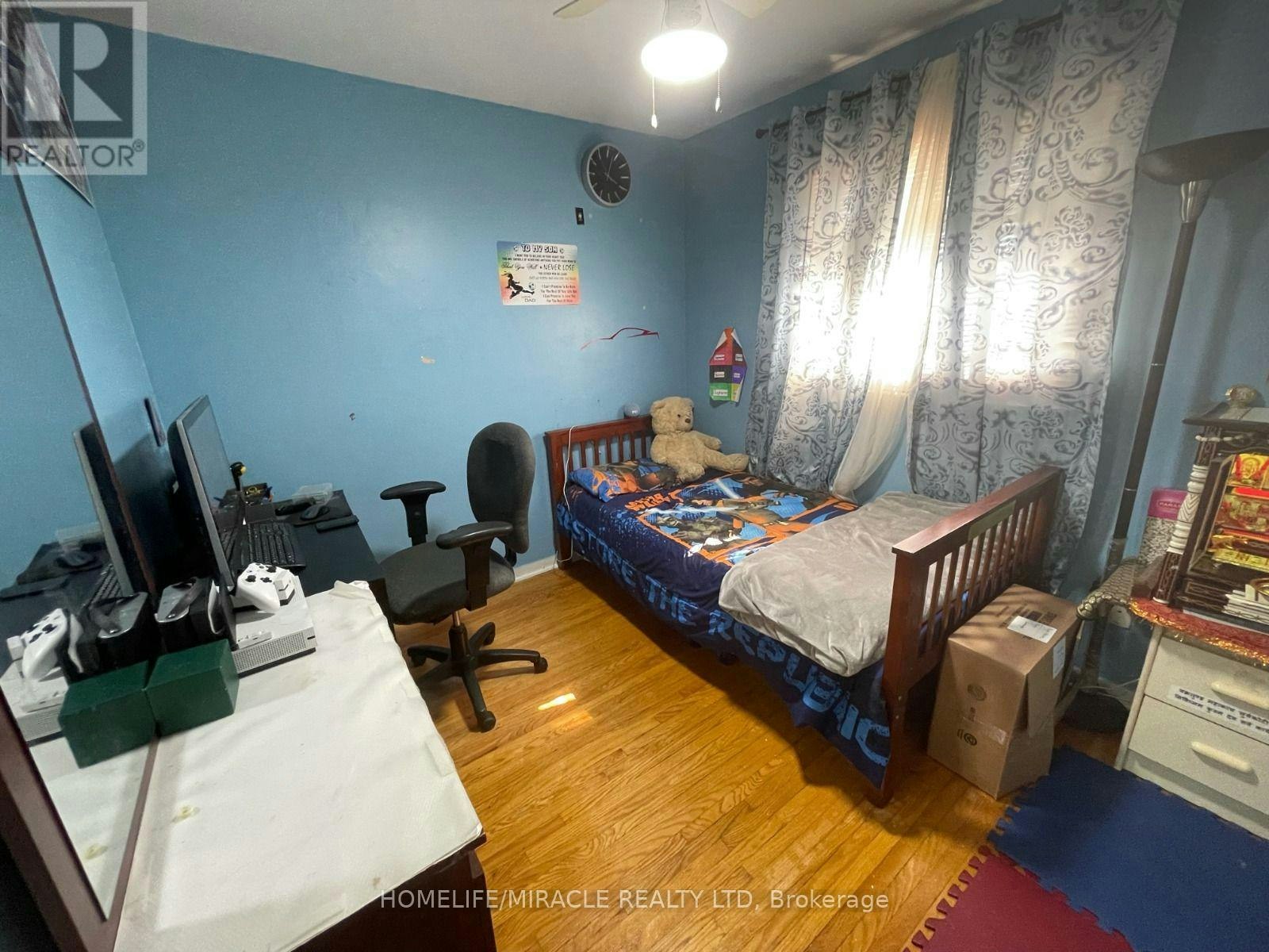 3443 Chipley Crescent, Mississauga, ON, L4T 2E3 - 5