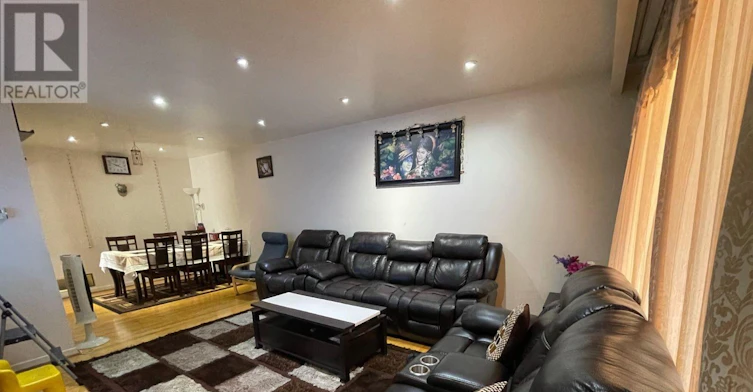 3443 Chipley Crescent, Mississauga, ON, L4T 2E3 - 3