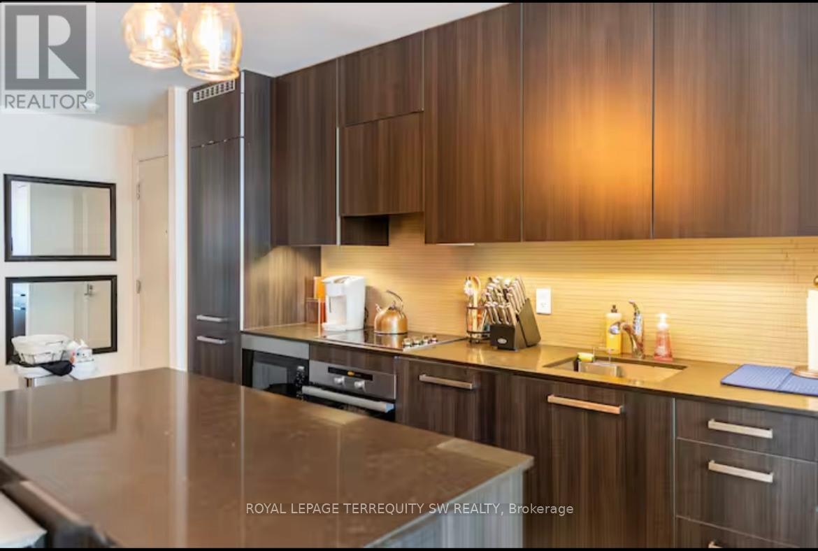 2012-8 The Esplanade, Toronto, ON, M5E 0A6 - 9