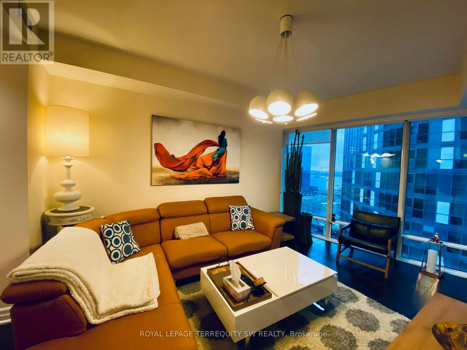 2012-8 The Esplanade, Toronto, ON, M5E 0A6 - 4
