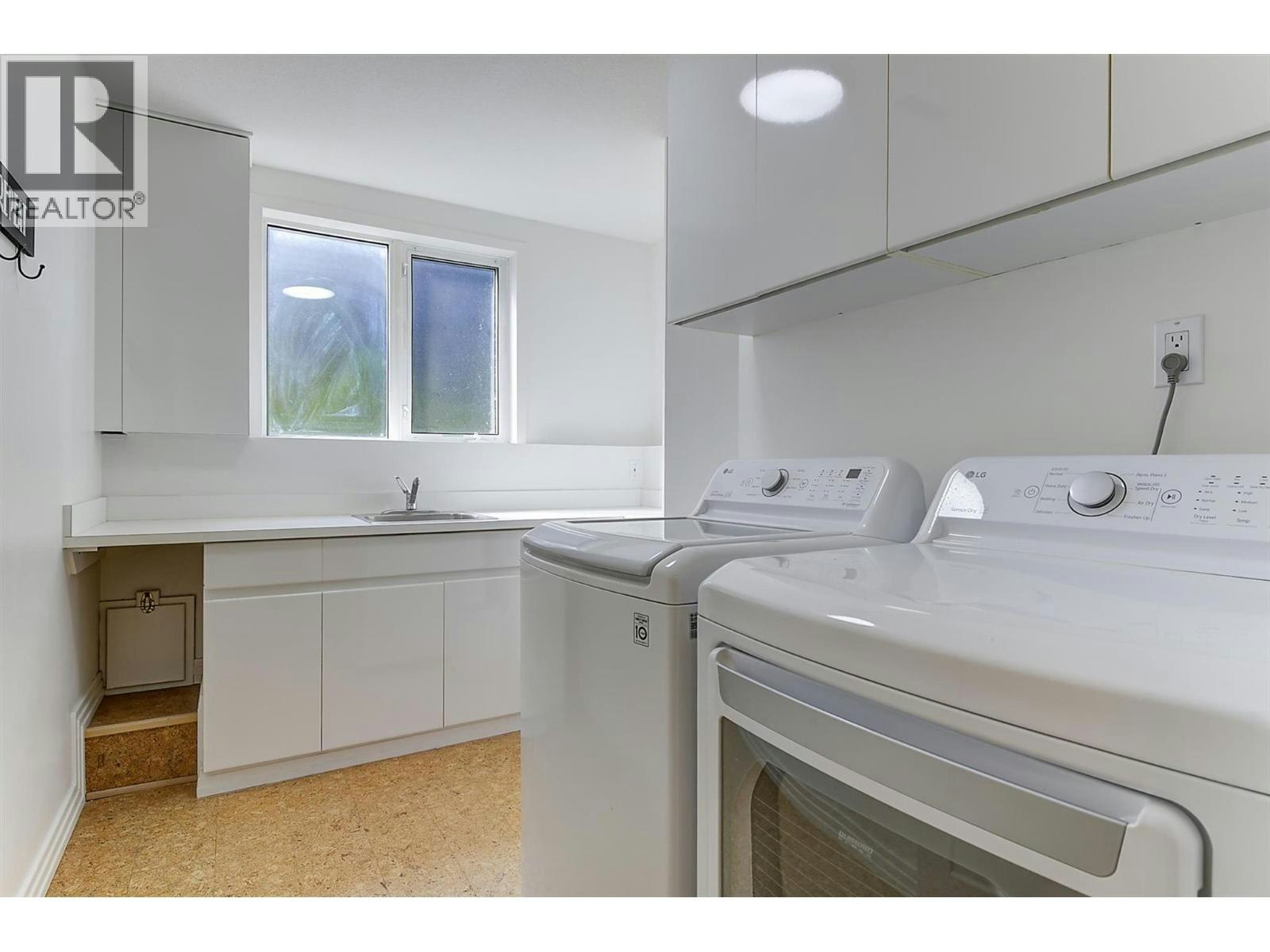 2296 Lillooet Crescent, Kelowna, BC, V1V 1T1 - 41