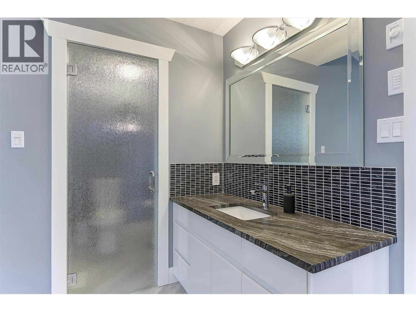 2296 Lillooet Crescent, Kelowna, BC, V1V 1T1 - 35