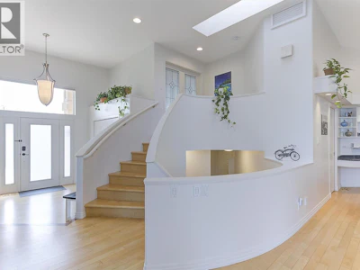 2296 Lillooet Crescent - 4