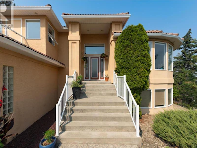 2296 Lillooet Crescent - 2