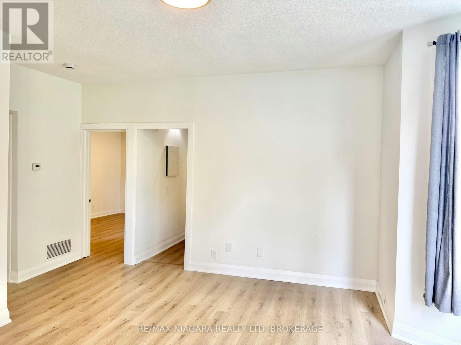 3-4674 Zimmerman Avenue, Niagara Falls, ON, L2E 3M6 - 3