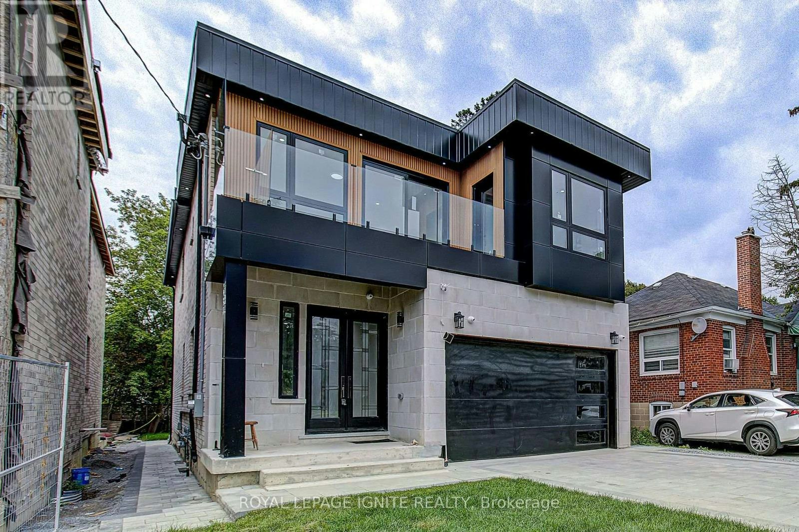 6 Mccowan Road, Toronto, ON, M1M 3L8