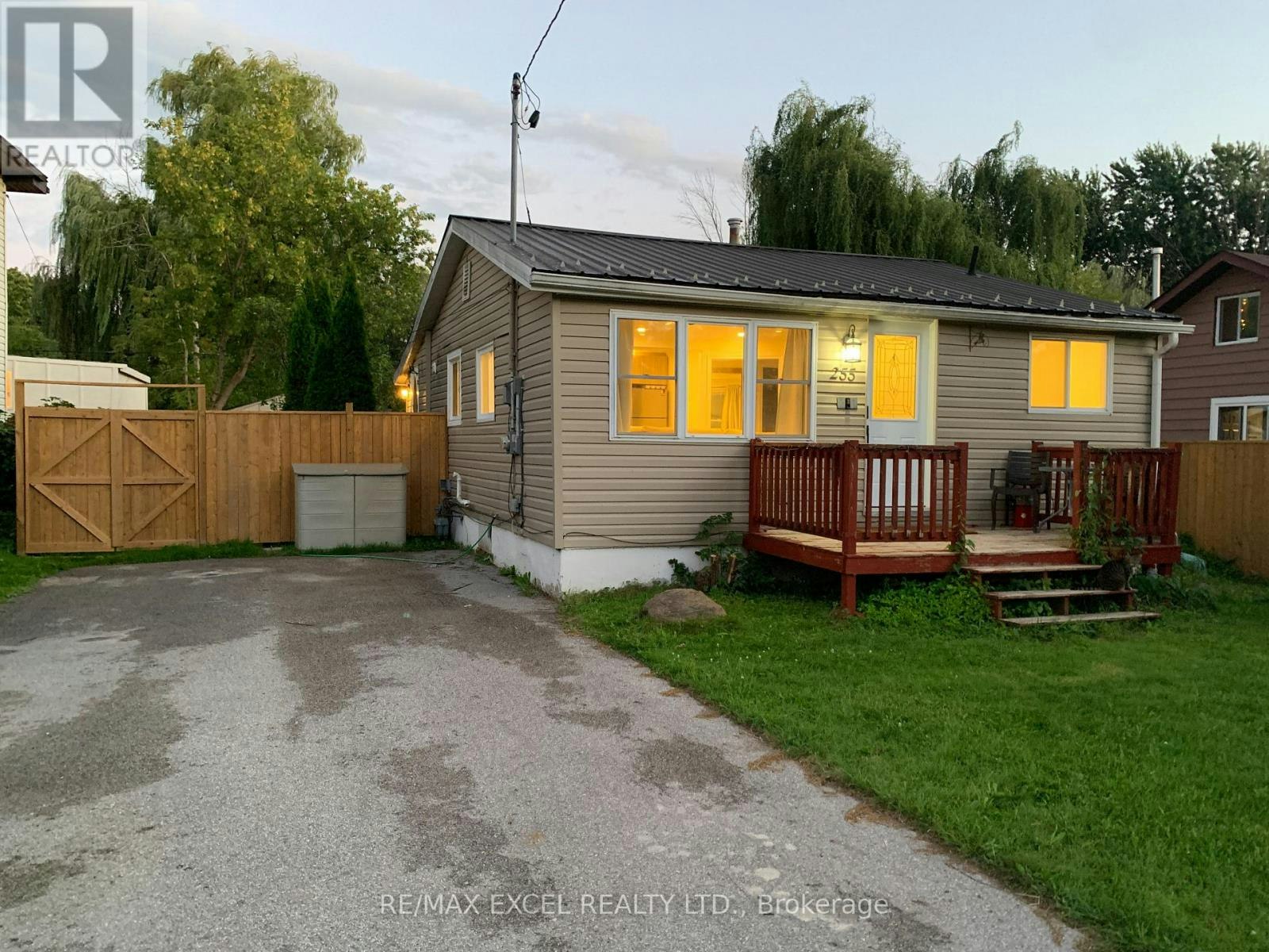 255 Parkway Avenue, Georgina, ON, L4P 2W1
