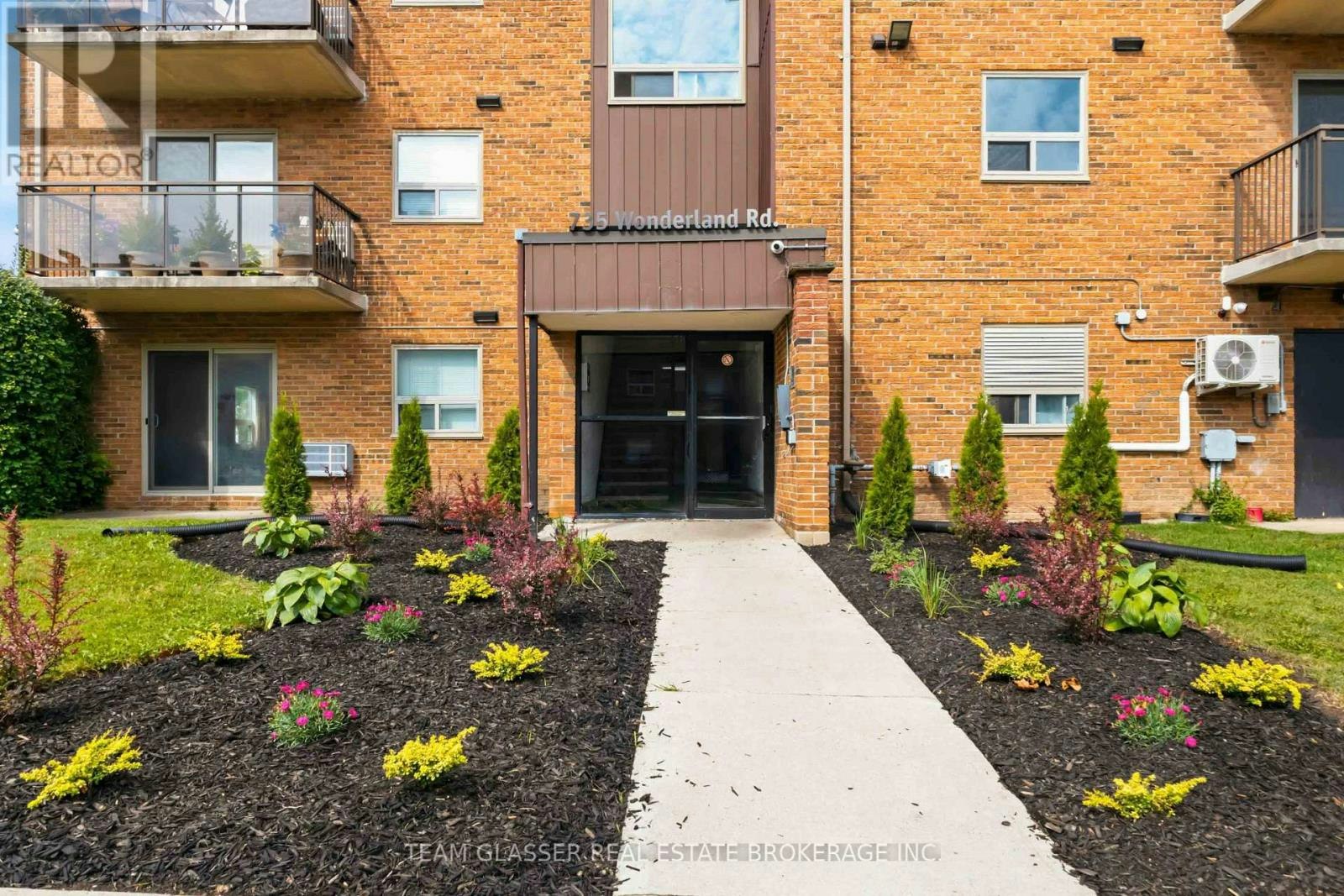 212-735 Wonderland Road S, London, ON, N6K 1M1