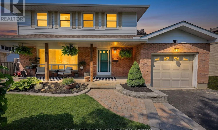 12 Davies Crescent