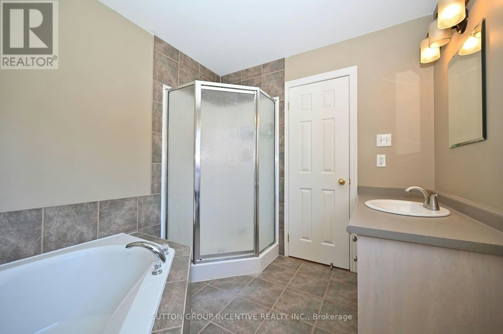 14 Brown Wood Drive, Barrie, ON, L4M 6N4 - 22