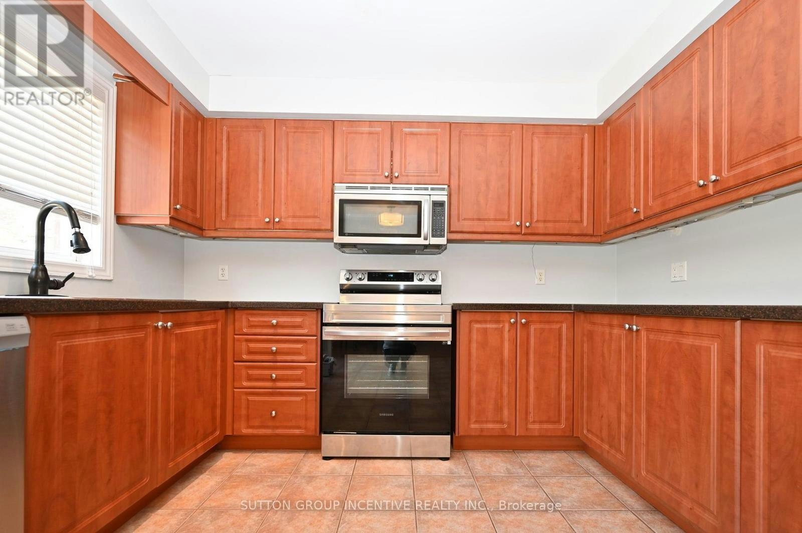 14 Brown Wood Drive, Barrie, ON, L4M 6N4 - 13