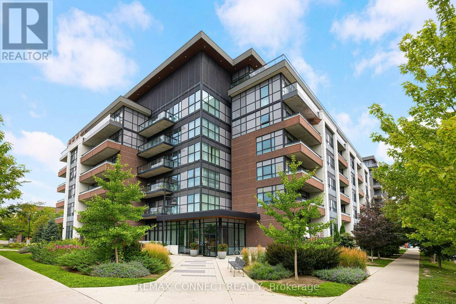107-1 Neighbourhood Lane, Toronto, ON, M8Y 1T7