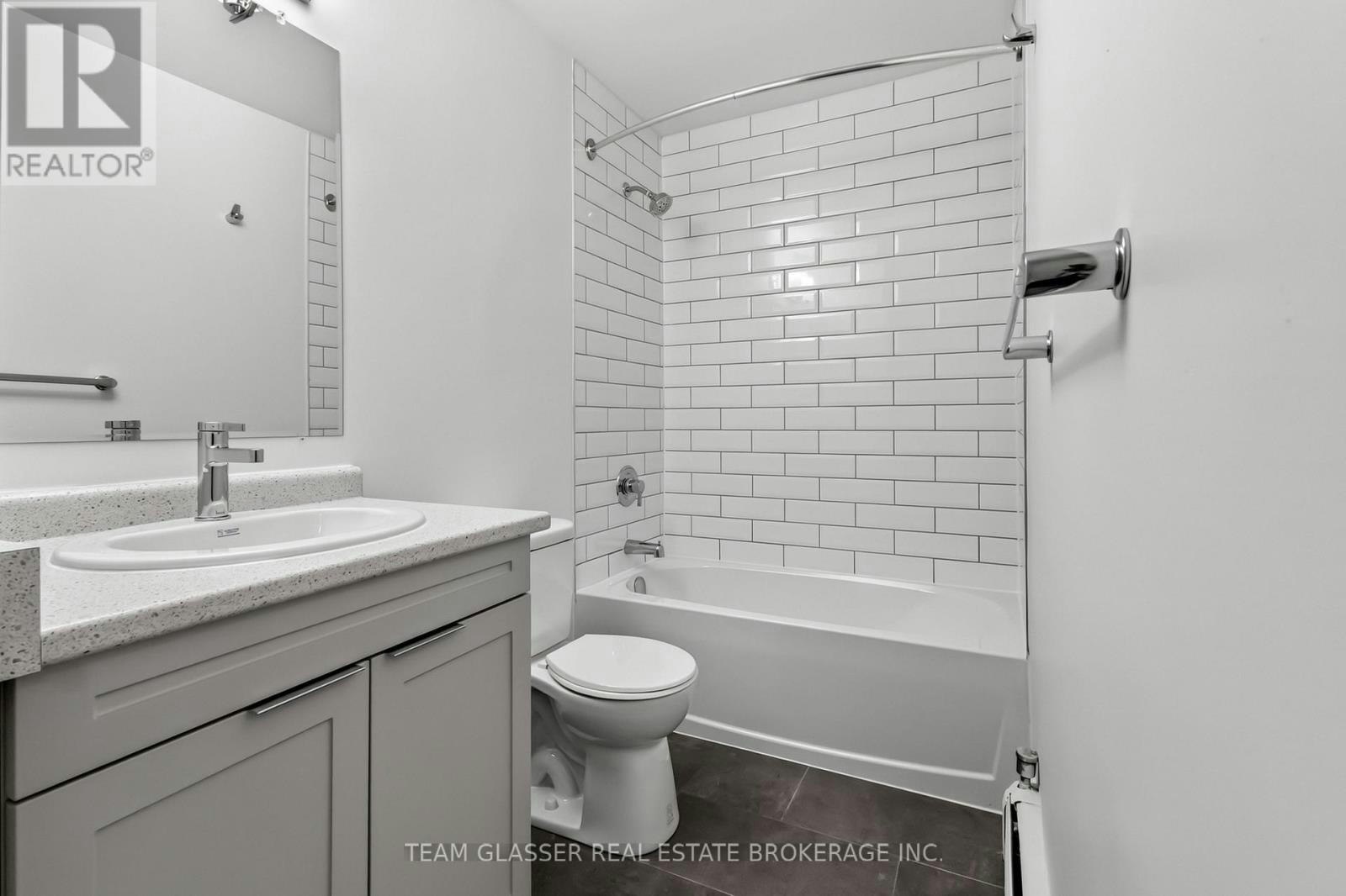 302-735 Wonderland Road S, London, ON, N6K 1M1 - 16