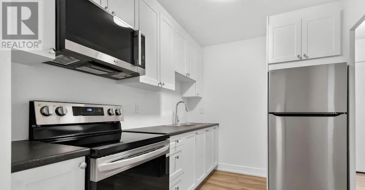302-735 Wonderland Road S, London, ON, N6K 1M1 - 10