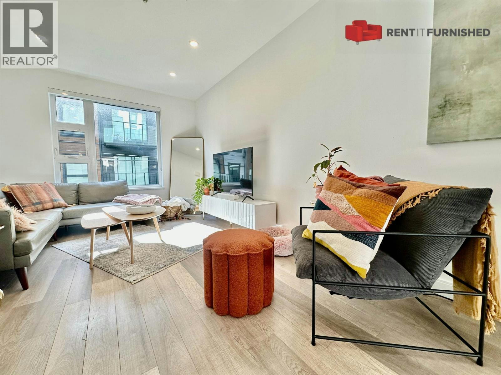 113-515 E 2nd Street, North Vancouver, BC, V7L 1E1 - 3