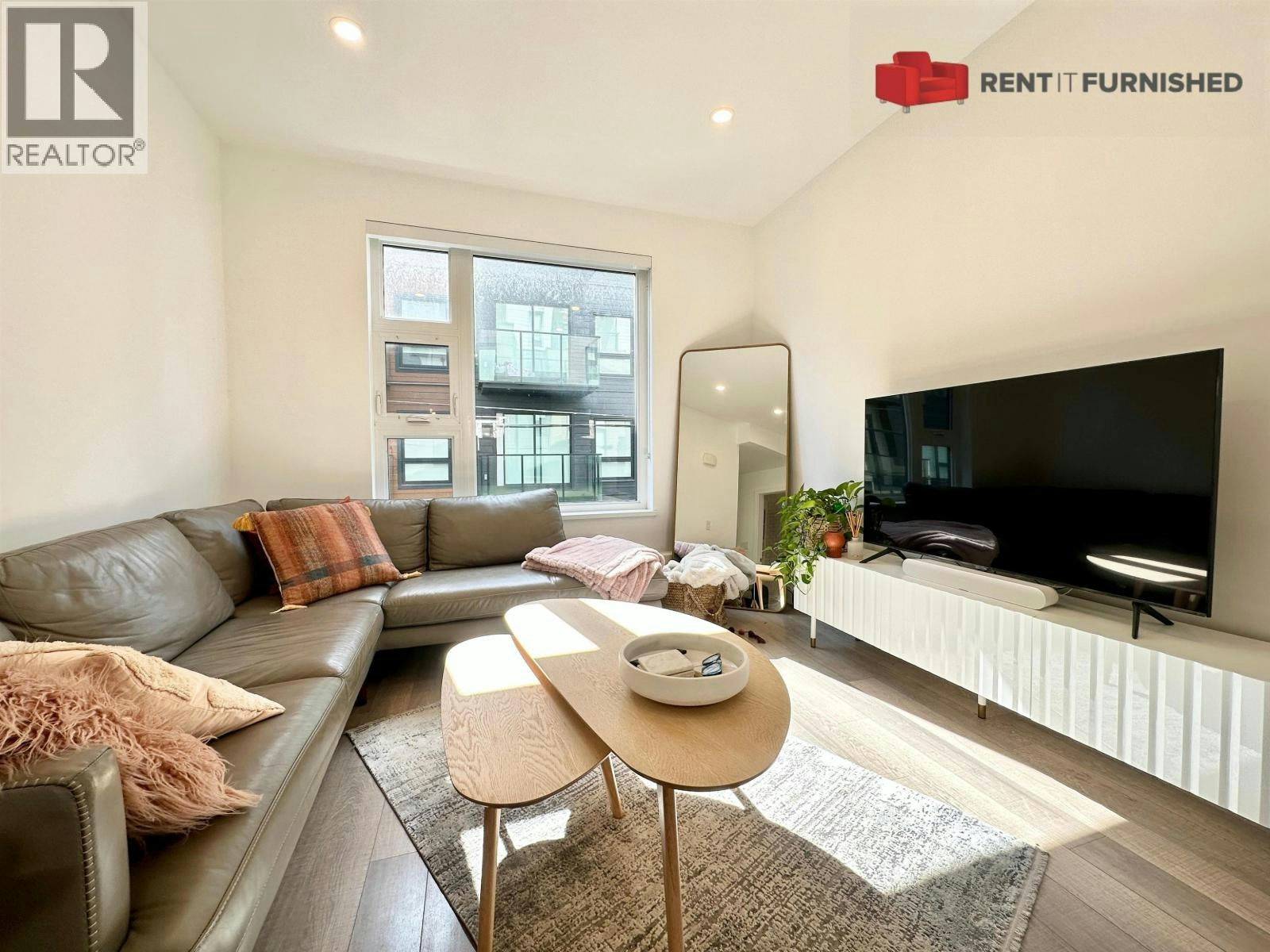 113-515 E 2nd Street, North Vancouver, BC, V7L 1E1