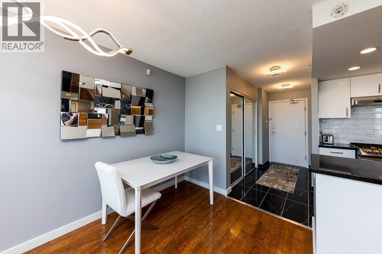2905-1033 Marinaside Crescent, Vancouver, BC, V6Z 3A3 - 11