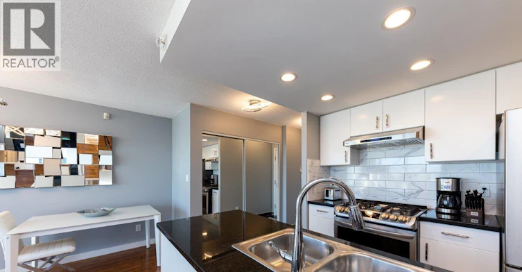 2905-1033 Marinaside Crescent, Vancouver, BC, V6Z 3A3 - 10