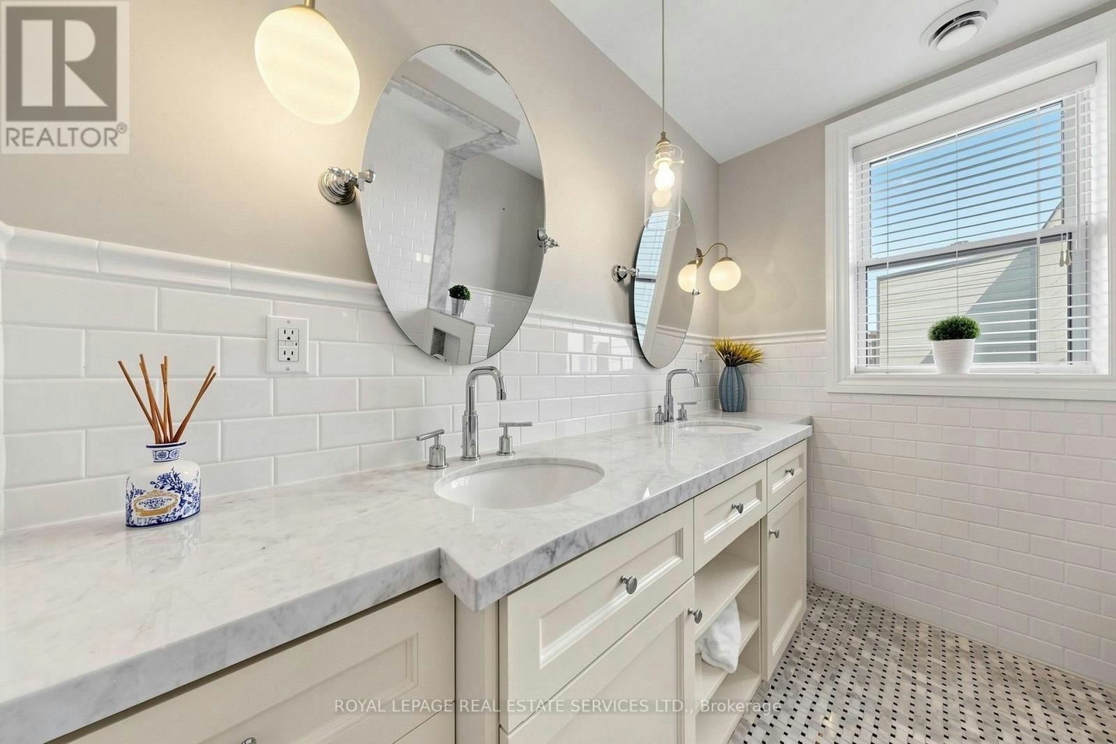 UPPER-1612 Dundas Street W, Toronto, ON, M6K 1T8 - 8