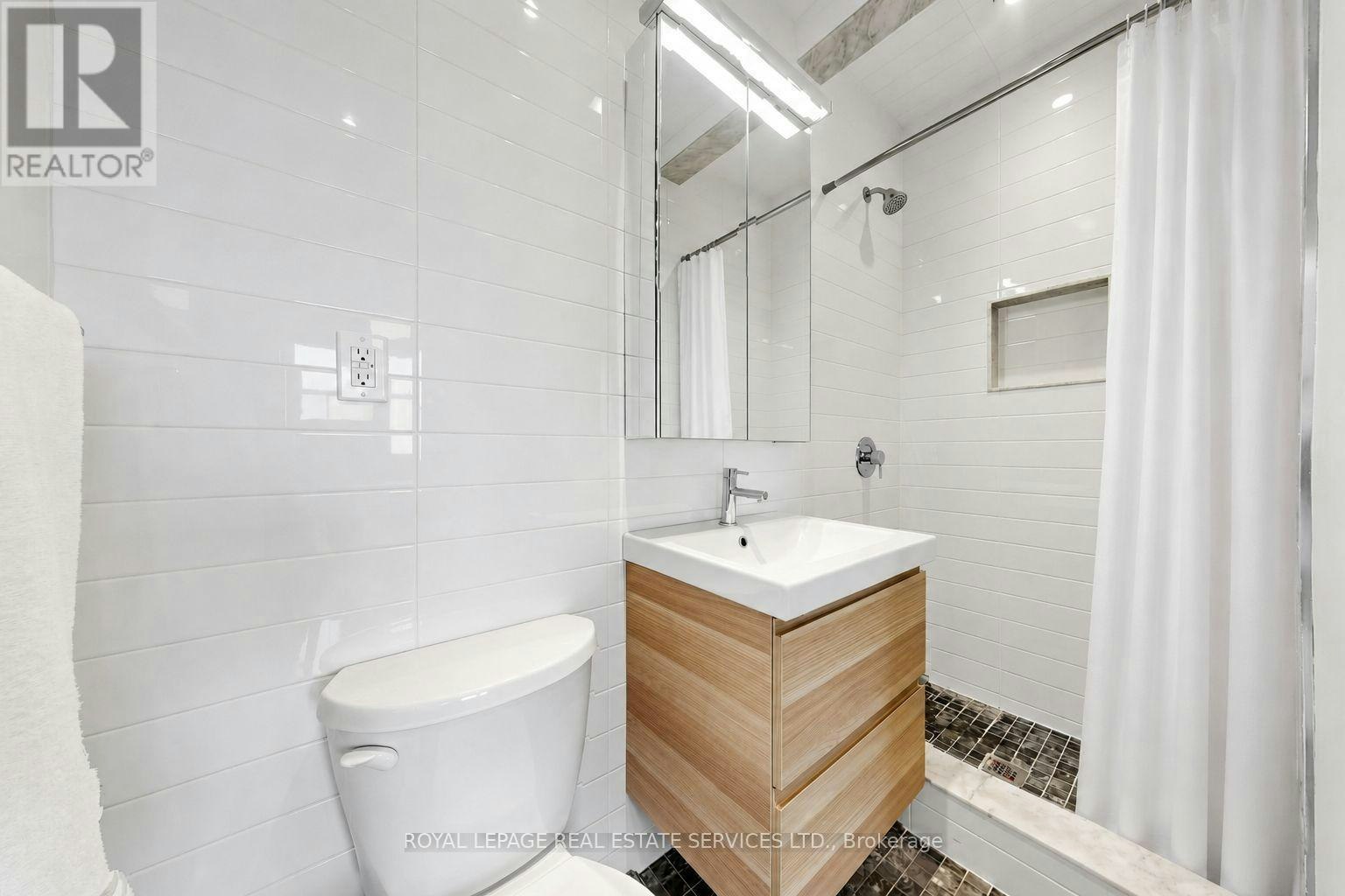 UPPER-1612 Dundas Street W, Toronto, ON, M6K 1T8 - 12