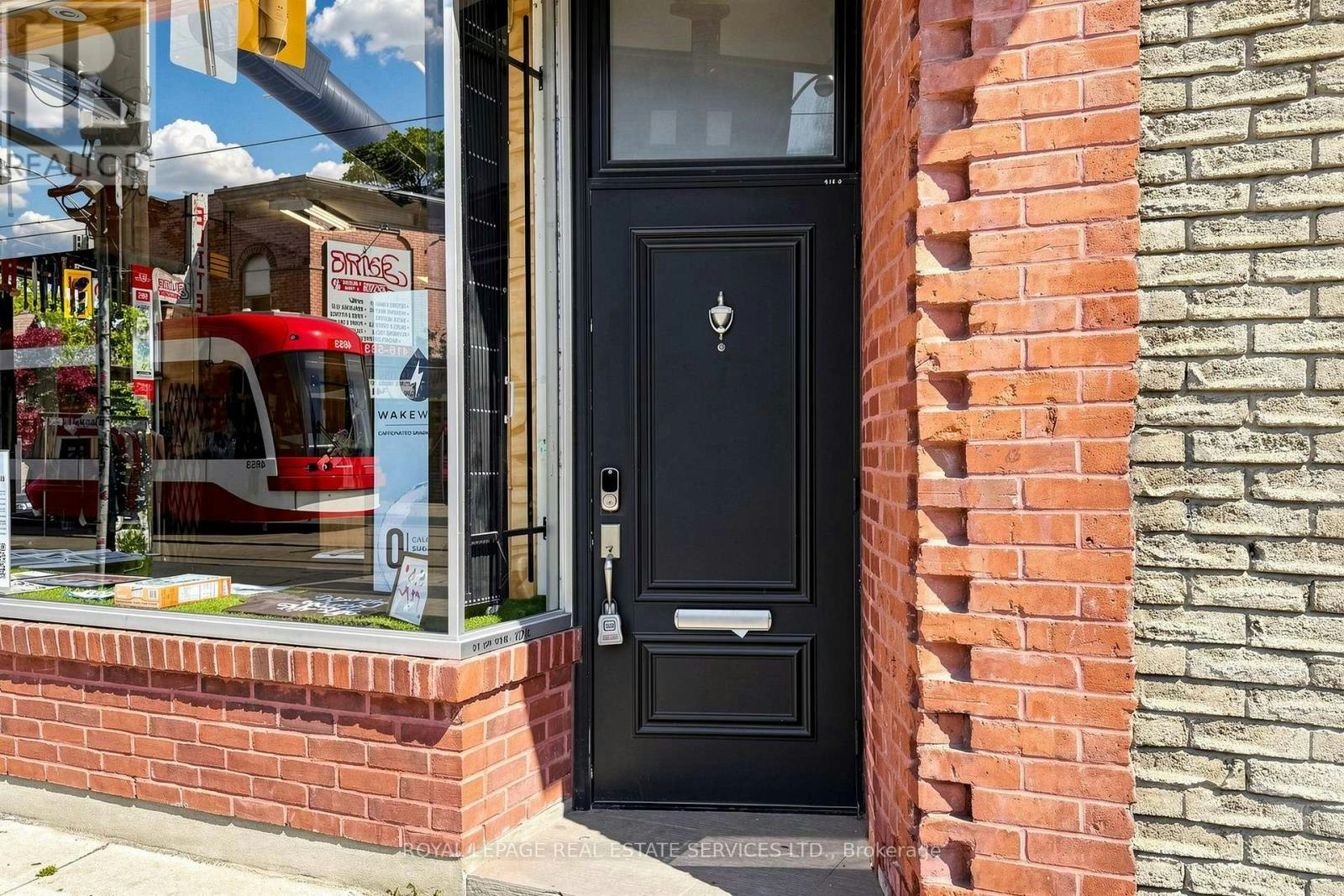 UPPER-1612 Dundas Street W, Toronto, ON, M6K 1T8 - 2