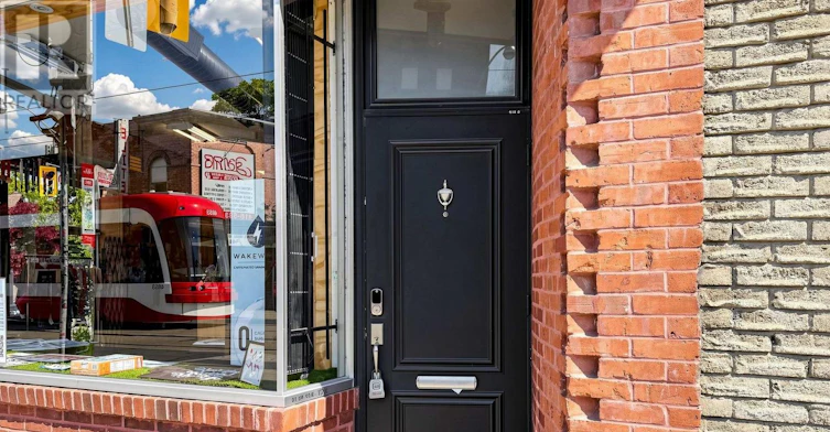 UPPER-1612 Dundas Street W, Toronto, ON, M6K 1T8 - 2