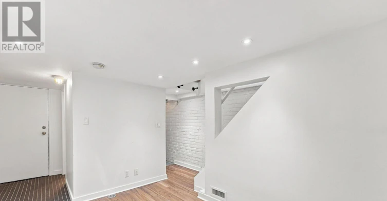1-208 Greenwood Avenue, Toronto, ON, M4L 2R1 - 18