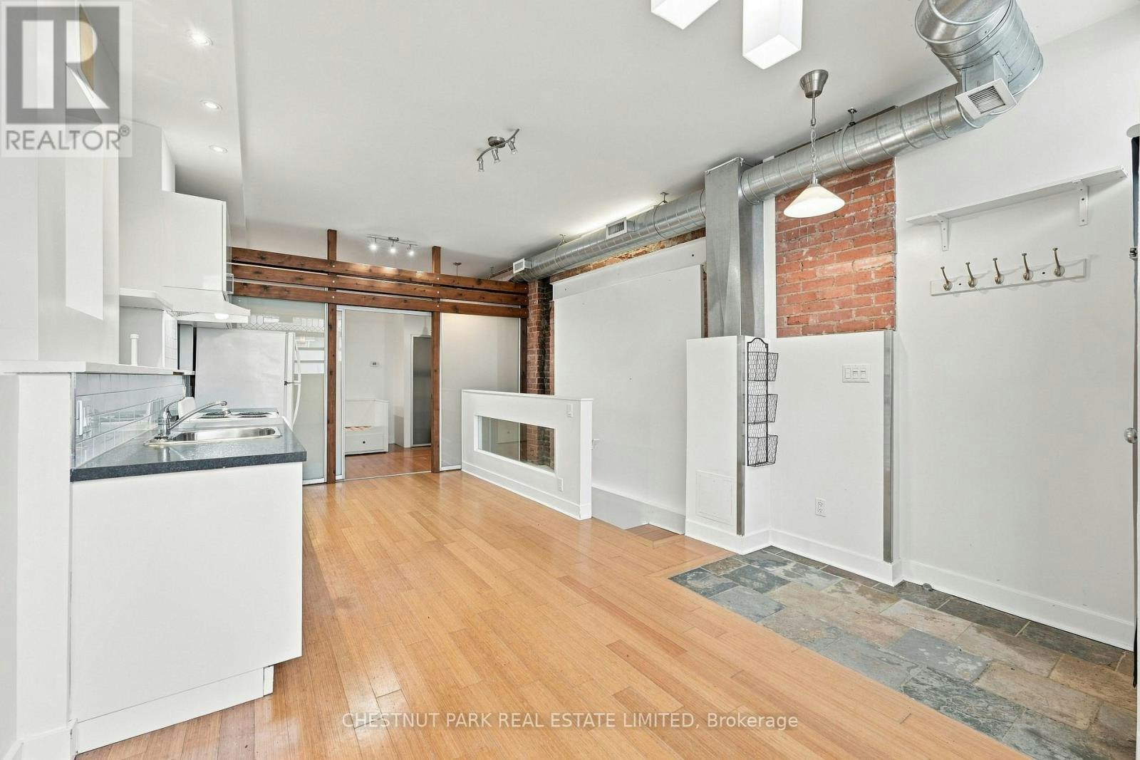 1-208 Greenwood Avenue, Toronto, ON, M4L 2R1 - 8