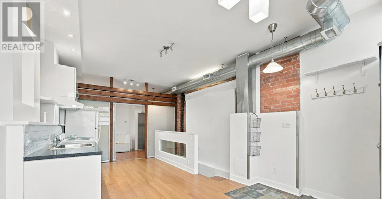 1-208 Greenwood Avenue, Toronto, ON, M4L 2R1 - 8