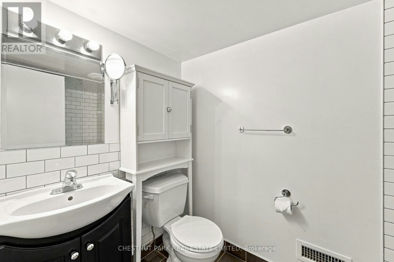 1-208 Greenwood Avenue, Toronto, ON, M4L 2R1 - 20