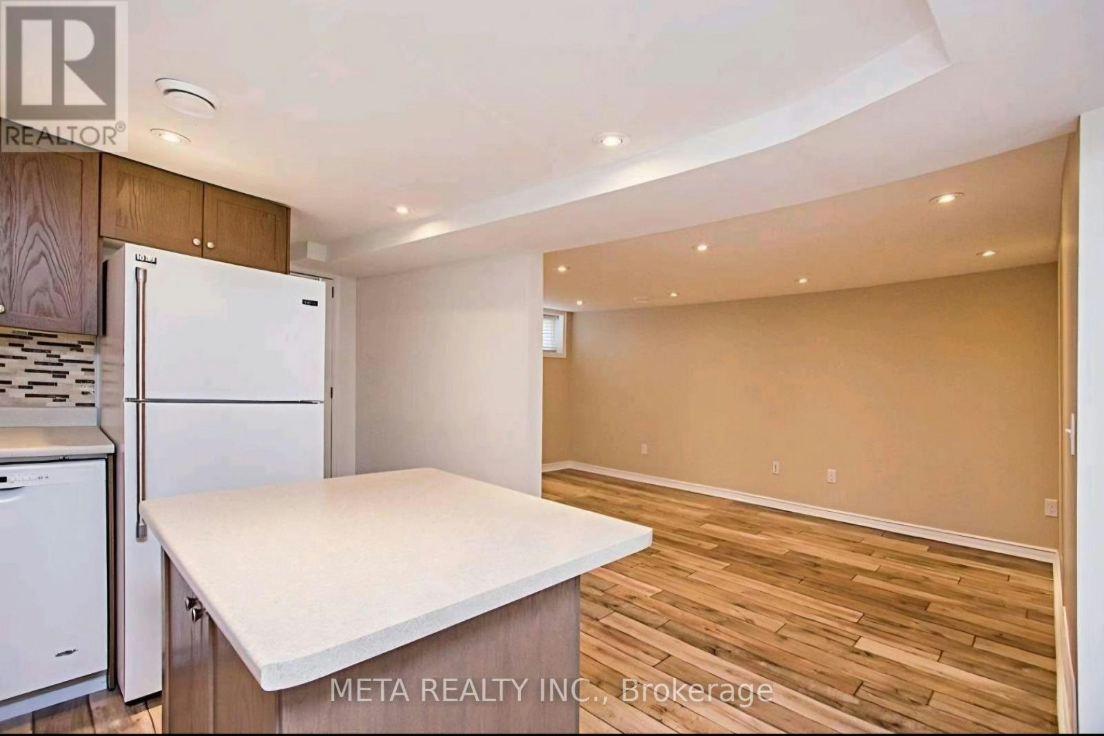 LOWER-296 Festhubert Street E, Oshawa, ON, L1H 2E2 - 2