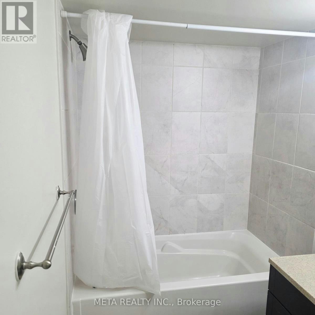 LOWER-296 Festhubert Street E, Oshawa, ON, L1H 2E2 - 7