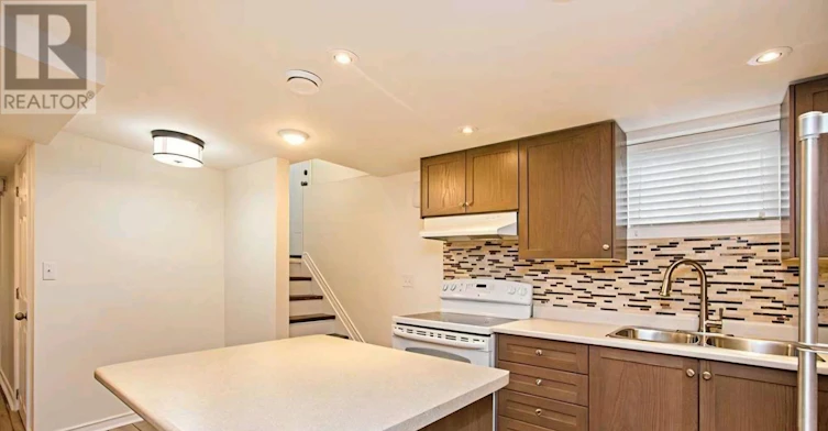 LOWER-296 Festhubert Street E, Oshawa, ON, L1H 2E2