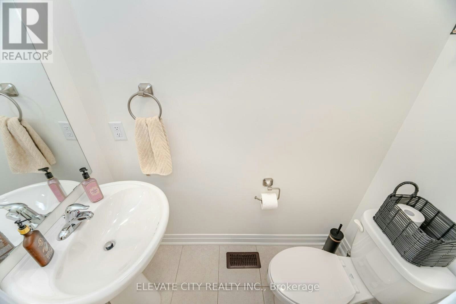 2008 Lushes Avenue, Mississauga, ON, L5J 1H2 - 7
