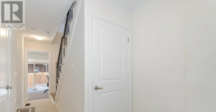 2008 Lushes Avenue, Mississauga, ON, L5J 1H2 - 3