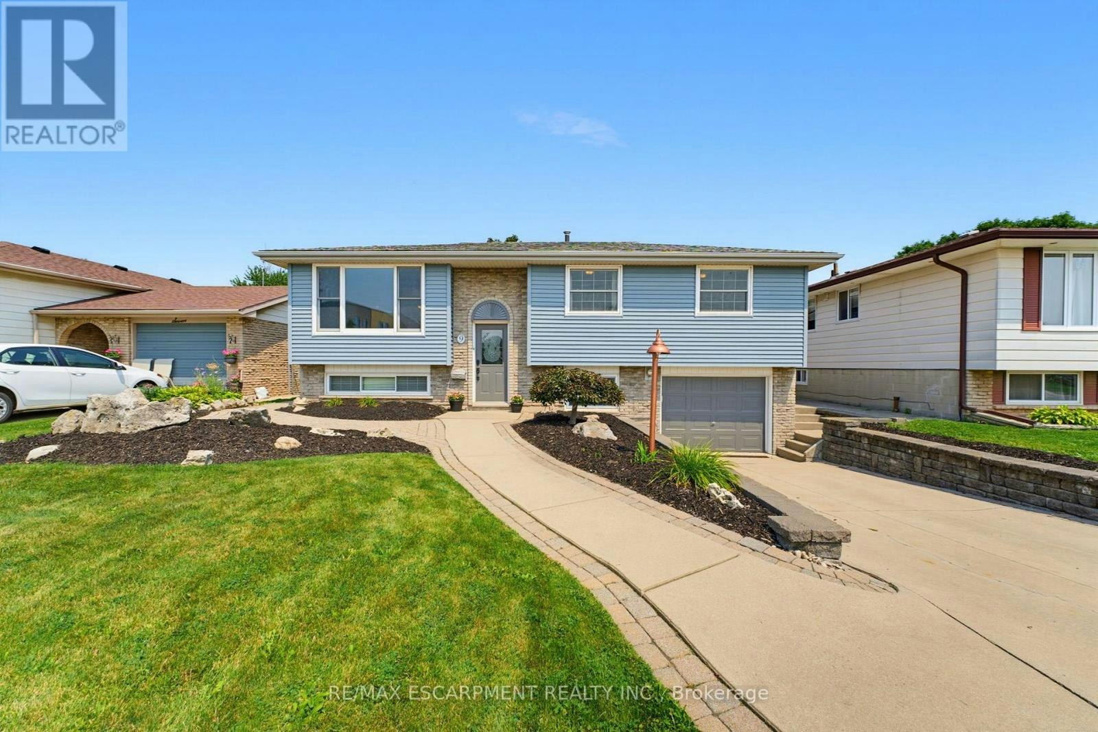 9 Carpenter Avenue, Hamilton, ON, L8E 2V2