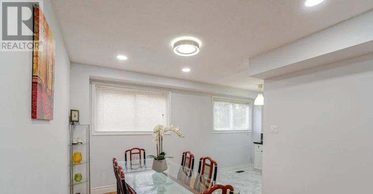 30 Hoskins Square, Brampton, ON, L6S 2N6 - 8