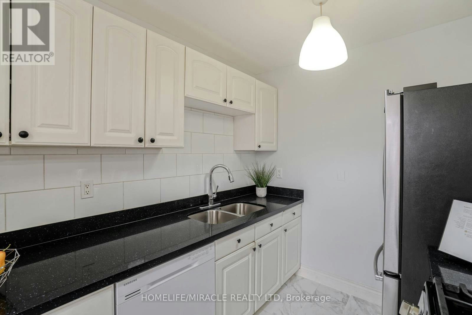 30 Hoskins Square, Brampton, ON, L6S 2N6 - 13