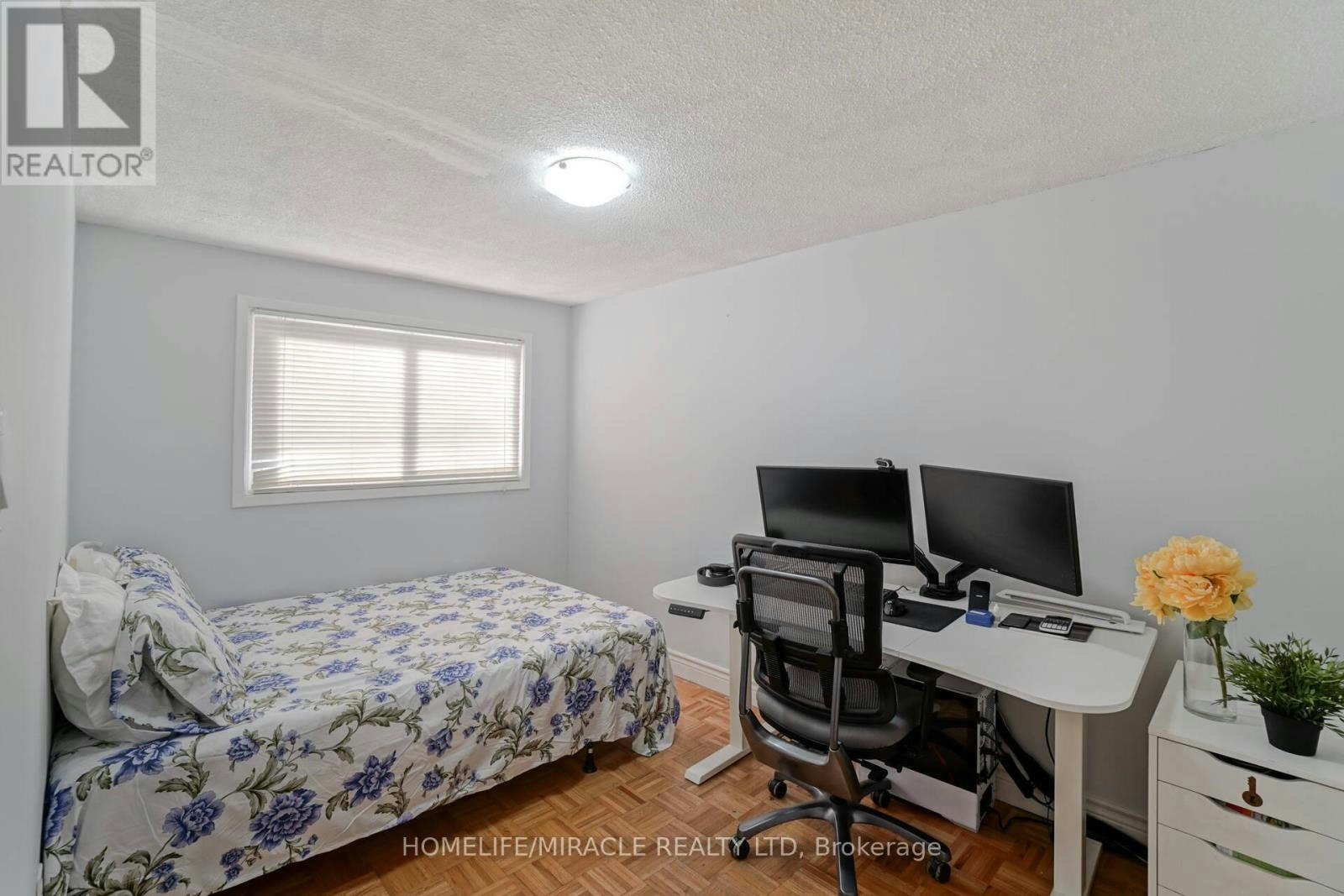 30 Hoskins Square, Brampton, ON, L6S 2N6 - 21