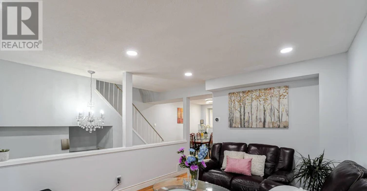 30 Hoskins Square, Brampton, ON, L6S 2N6 - 3